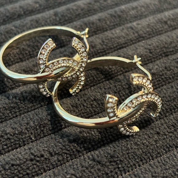 Hoop earring new - Picture 2 of 2